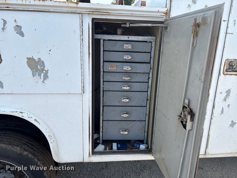 image for item EU0055 2009 Ford F550 utility / service truck