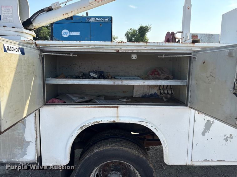 image for item EU0055 2009 Ford F550 utility / service truck