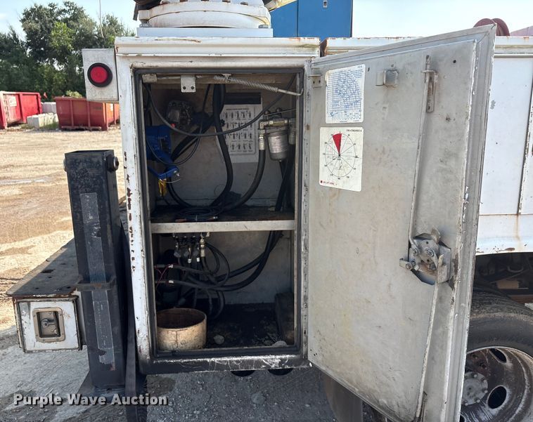 image for item EU0055 2009 Ford F550 utility / service truck