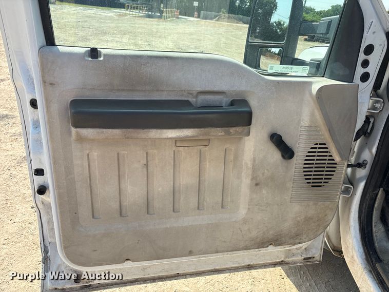 image for item EU0055 2009 Ford F550 utility / service truck