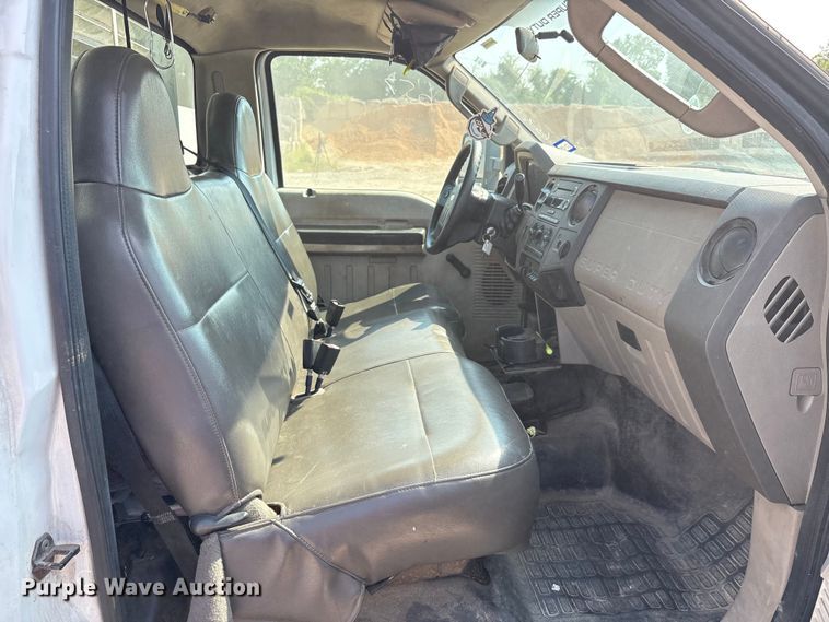 image for item EU0055 2009 Ford F550 utility / service truck