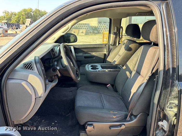 image for item EU0059 2010 Chevrolet Silverado 1500 Crew Cab pickup truck