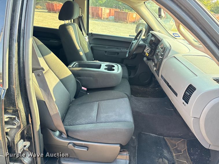 image for item EU0059 2010 Chevrolet Silverado 1500 Crew Cab pickup truck