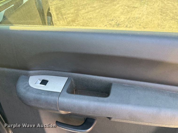 image for item EU0059 2010 Chevrolet Silverado 1500 Crew Cab pickup truck