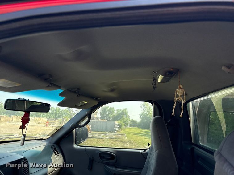 image for item EU0062 2002 Ford F150 pickup truck