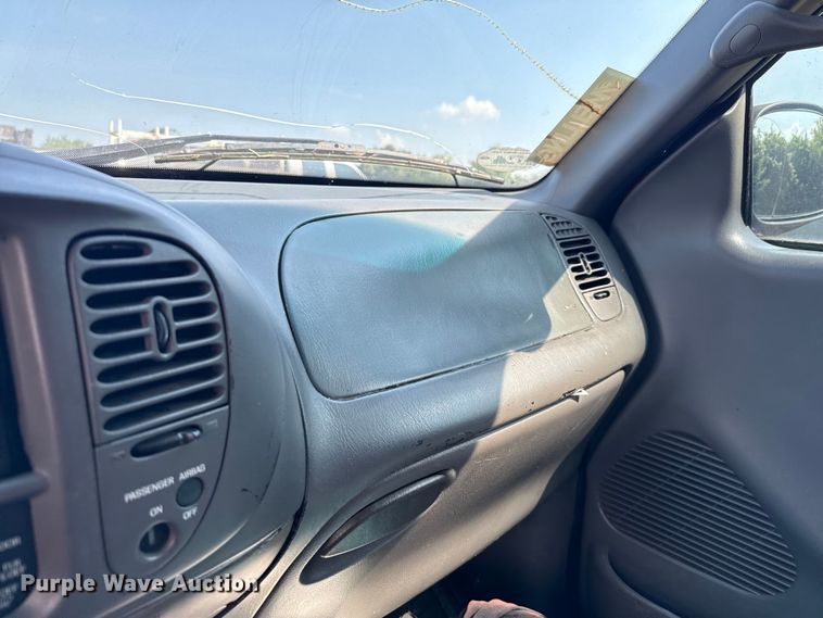 image for item EU0062 2002 Ford F150 pickup truck