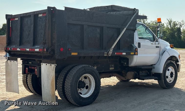 image for item EU0063 2009 Ford F750 dump truck