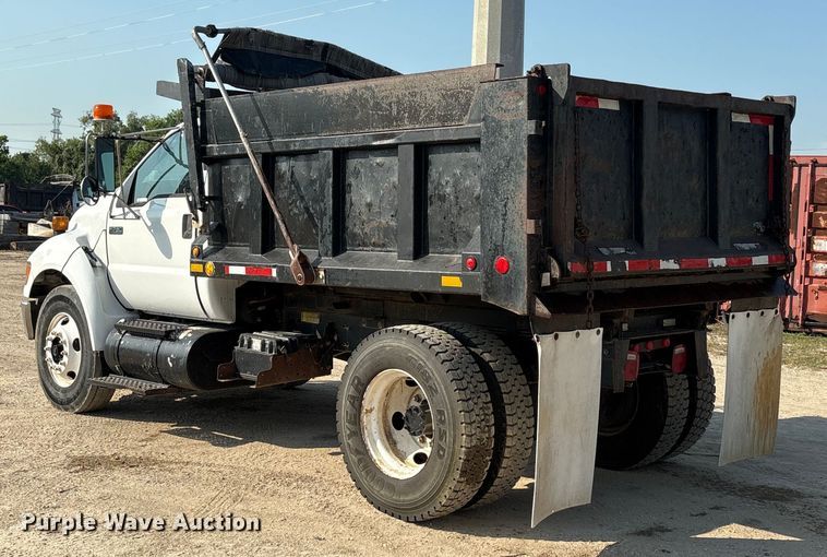 image for item EU0063 2009 Ford F750 dump truck
