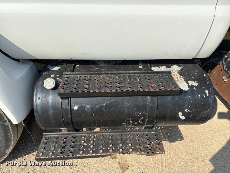 image for item EU0063 2009 Ford F750 dump truck