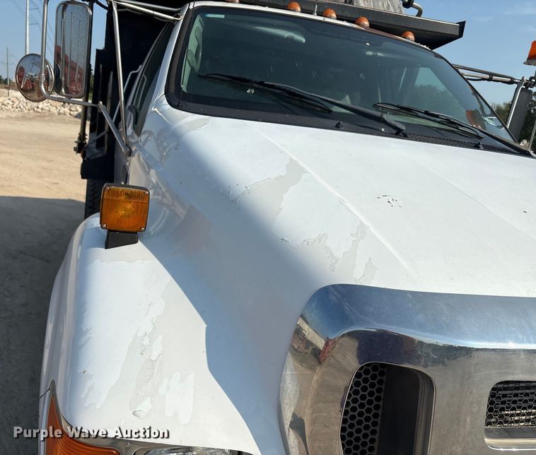 image for item EU0063 2009 Ford F750 dump truck