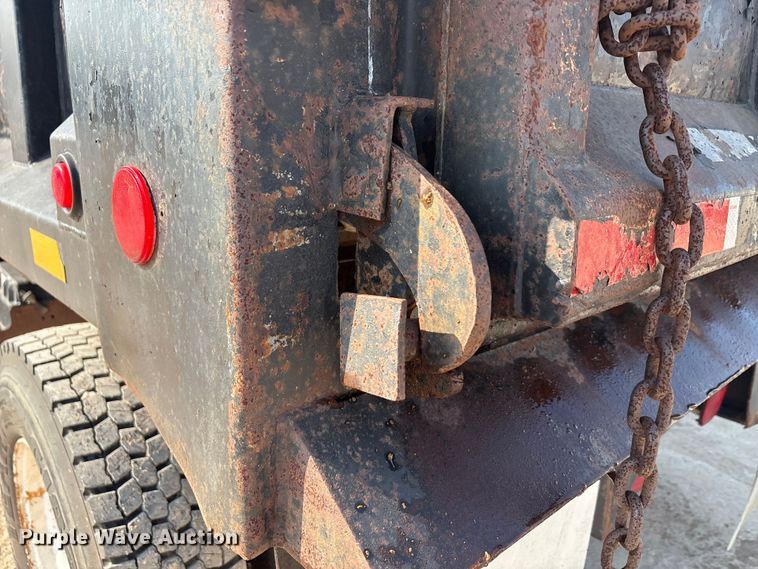 image for item EU0063 2009 Ford F750 dump truck