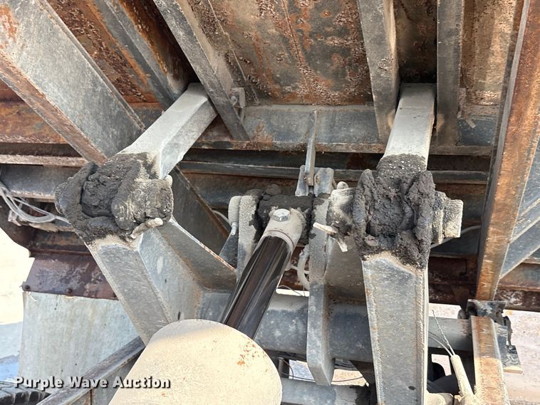 image for item EU0063 2009 Ford F750 dump truck