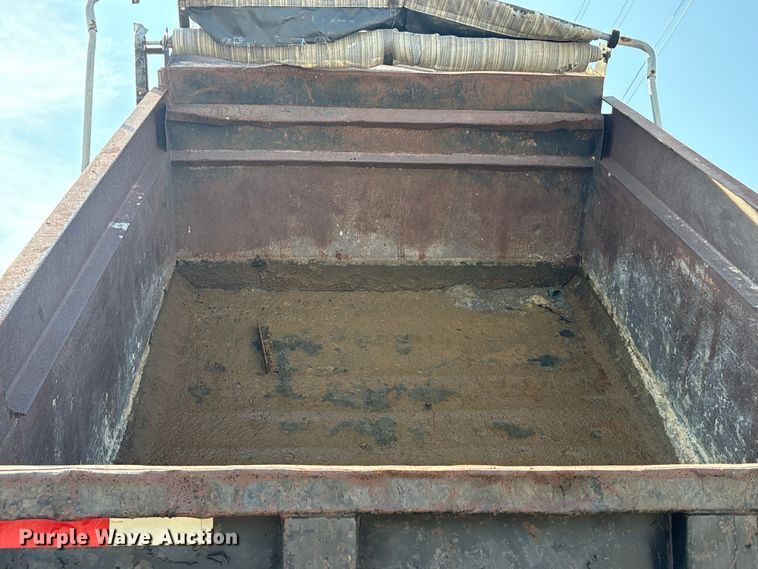 image for item EU0063 2009 Ford F750 dump truck