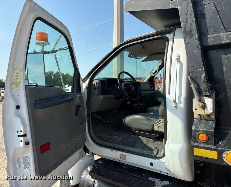 image for item EU0063 2009 Ford F750 dump truck