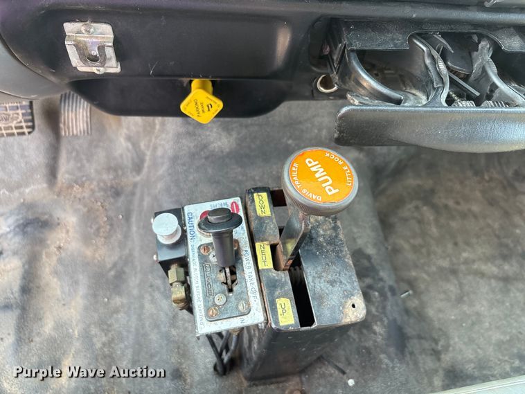 image for item EU0063 2009 Ford F750 dump truck