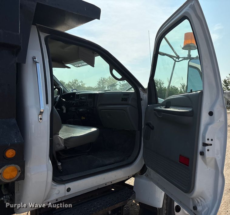 image for item EU0063 2009 Ford F750 dump truck