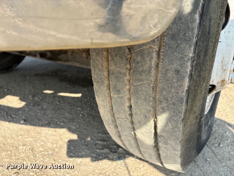 image for item EU0063 2009 Ford F750 dump truck