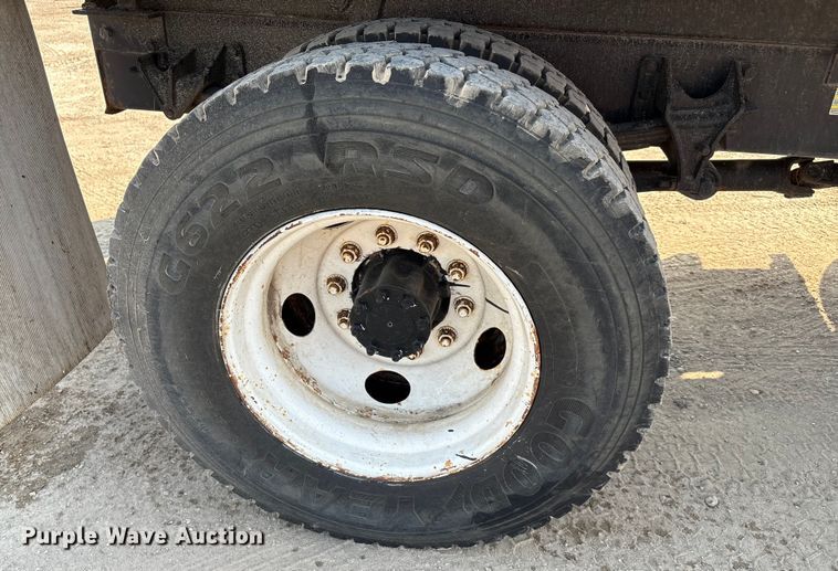 image for item EU0063 2009 Ford F750 dump truck