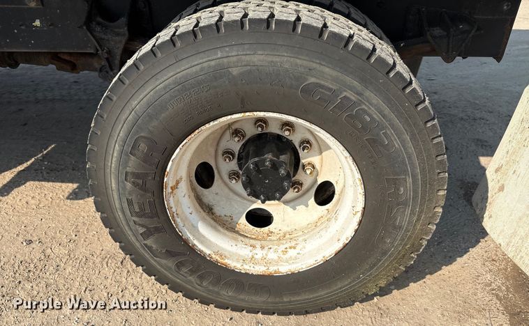 image for item EU0063 2009 Ford F750 dump truck