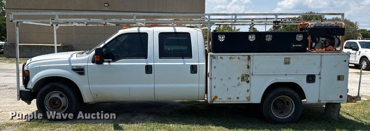 image for item EU0064 2010 Ford F350 Super Duty Crew Cab utility bed pickup truck
