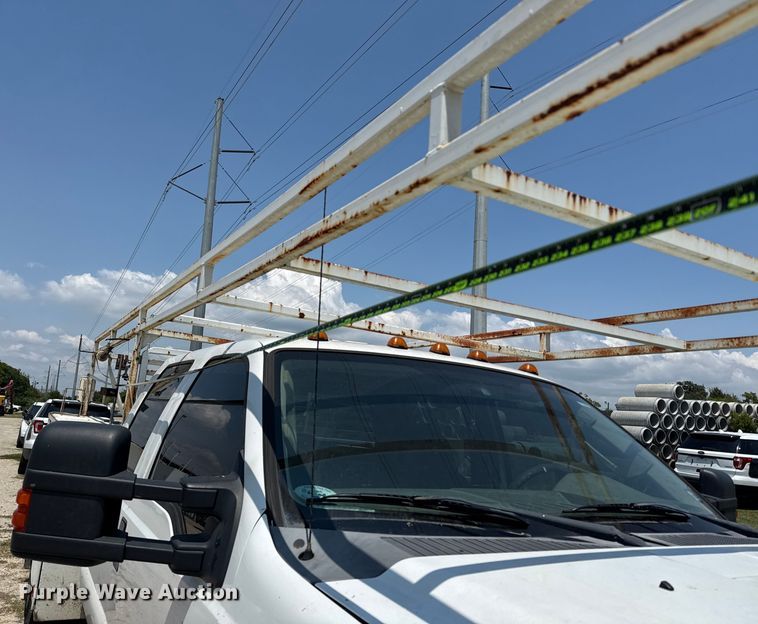 image for item EU0064 2010 Ford F350 Super Duty Crew Cab utility bed pickup truck