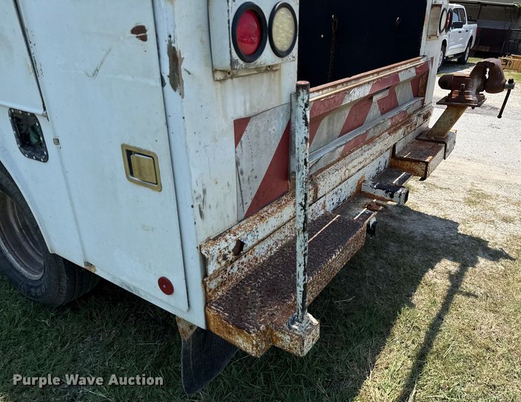 image for item EU0064 2010 Ford F350 Super Duty Crew Cab utility bed pickup truck