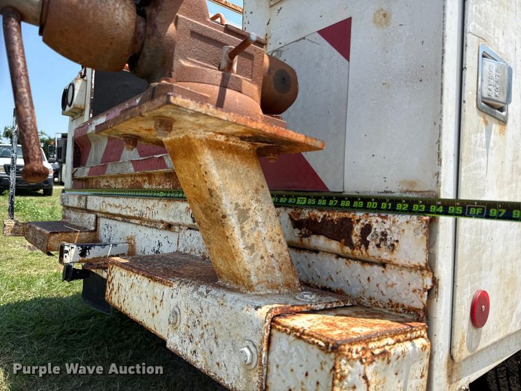 image for item EU0064 2010 Ford F350 Super Duty Crew Cab utility bed pickup truck