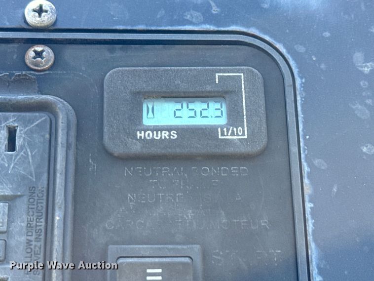 image for item EU0064 2010 Ford F350 Super Duty Crew Cab utility bed pickup truck