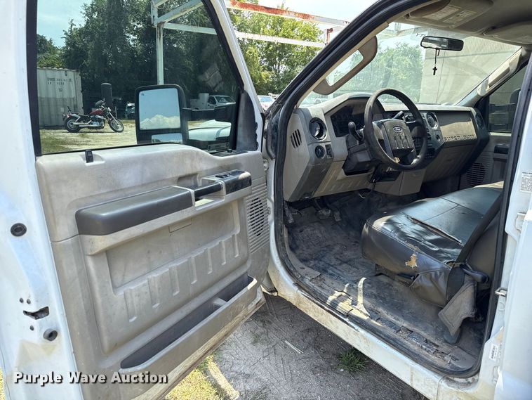 image for item EU0064 2010 Ford F350 Super Duty Crew Cab utility bed pickup truck