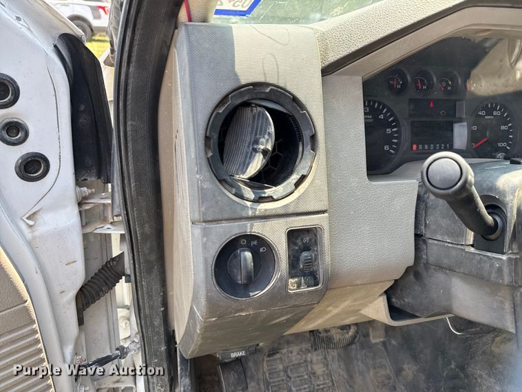 image for item EU0064 2010 Ford F350 Super Duty Crew Cab utility bed pickup truck