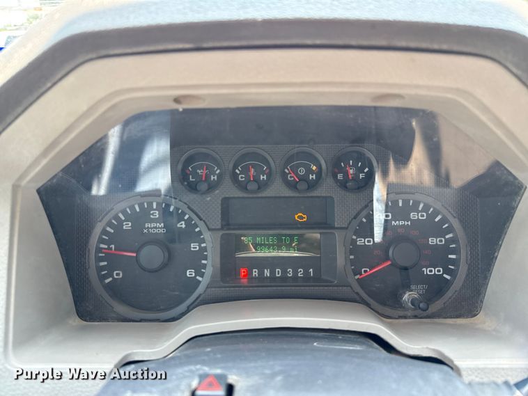 image for item EU0064 2010 Ford F350 Super Duty Crew Cab utility bed pickup truck