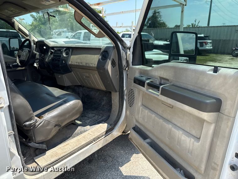 image for item EU0064 2010 Ford F350 Super Duty Crew Cab utility bed pickup truck