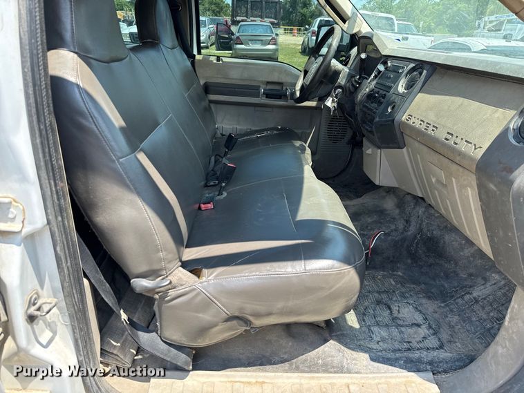 image for item EU0064 2010 Ford F350 Super Duty Crew Cab utility bed pickup truck