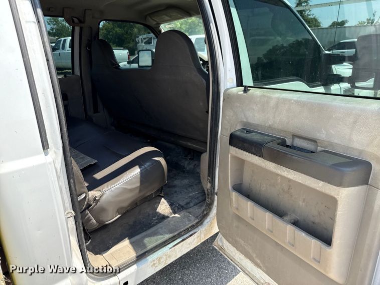 image for item EU0064 2010 Ford F350 Super Duty Crew Cab utility bed pickup truck