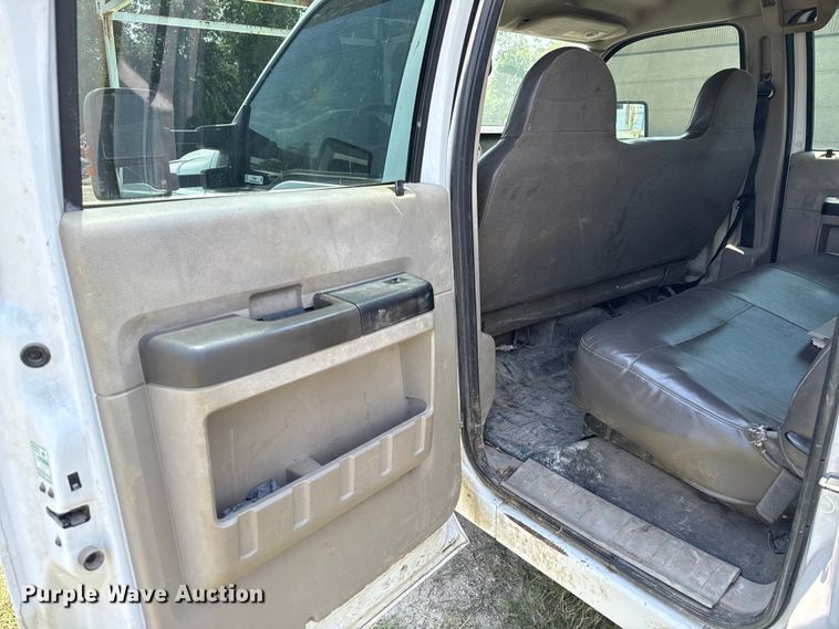 image for item EU0064 2010 Ford F350 Super Duty Crew Cab utility bed pickup truck