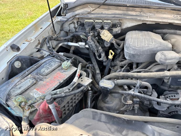 image for item EU0064 2010 Ford F350 Super Duty Crew Cab utility bed pickup truck