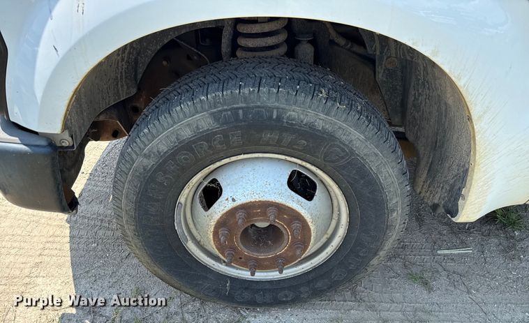 image for item EU0064 2010 Ford F350 Super Duty Crew Cab utility bed pickup truck