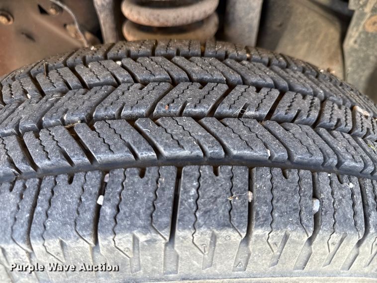 image for item EU0064 2010 Ford F350 Super Duty Crew Cab utility bed pickup truck