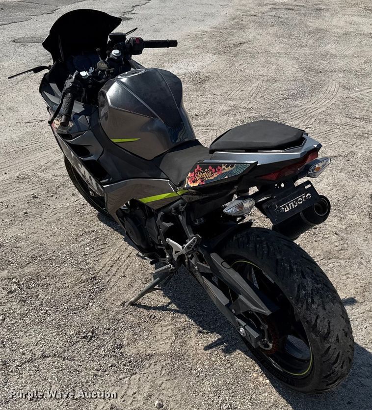 image for item EU0066 2021 Kawasaki EX400 Ninja motorcycle