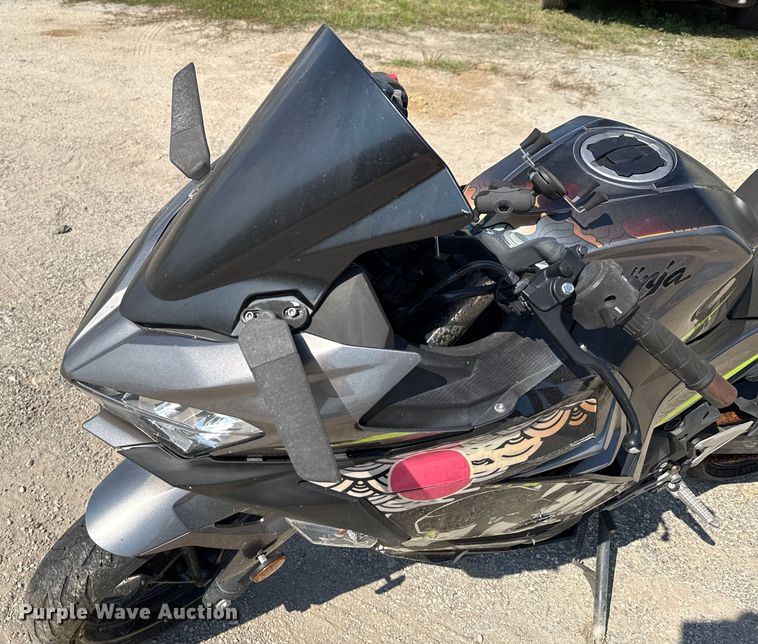 image for item EU0066 2021 Kawasaki EX400 Ninja motorcycle