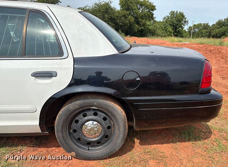 image for item EU3671 2010 Ford Crown Victoria Police Interceptor 