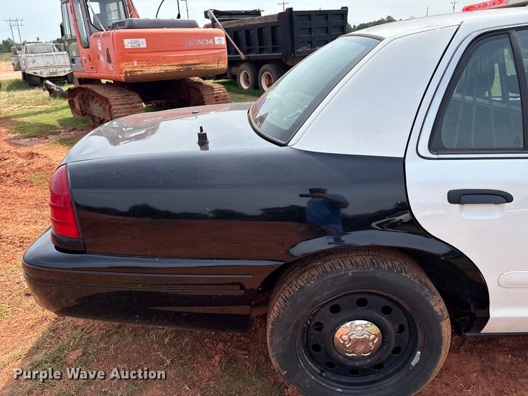 image for item EU3671 2010 Ford Crown Victoria Police Interceptor 