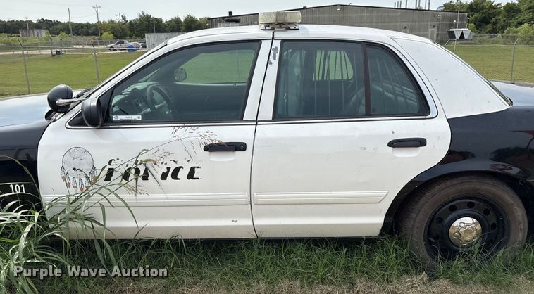 image for item EU3672 2010 Ford Crown Victoria Police Interceptor 