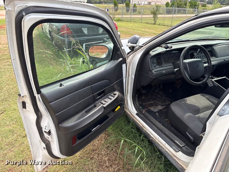 image for item EU3672 2010 Ford Crown Victoria Police Interceptor 