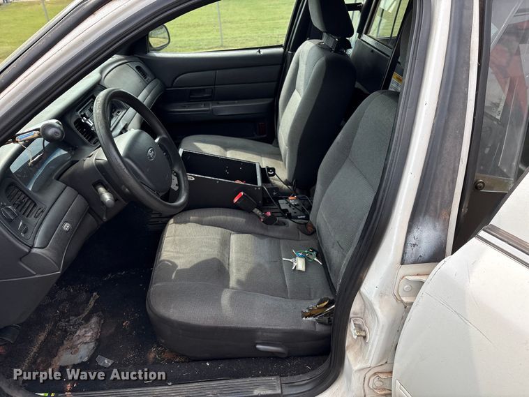 image for item EU3672 2010 Ford Crown Victoria Police Interceptor 