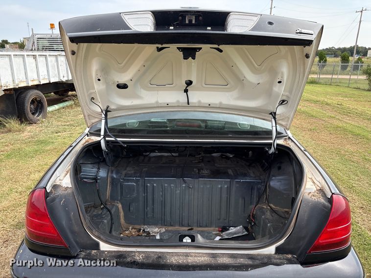 image for item EU3672 2010 Ford Crown Victoria Police Interceptor 