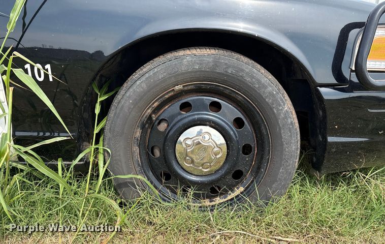 image for item EU3672 2010 Ford Crown Victoria Police Interceptor 