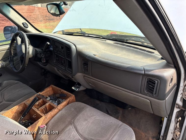 image for item EU3675 2004 Chevrolet Tahoe SUV