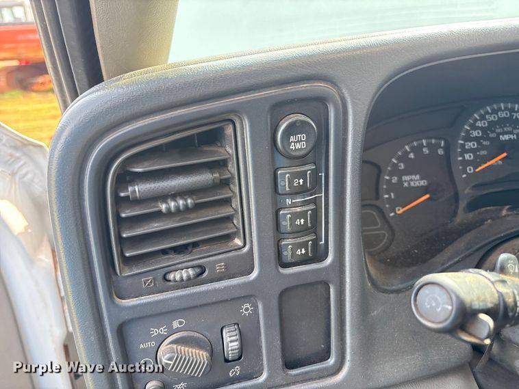 image for item EU3675 2004 Chevrolet Tahoe SUV