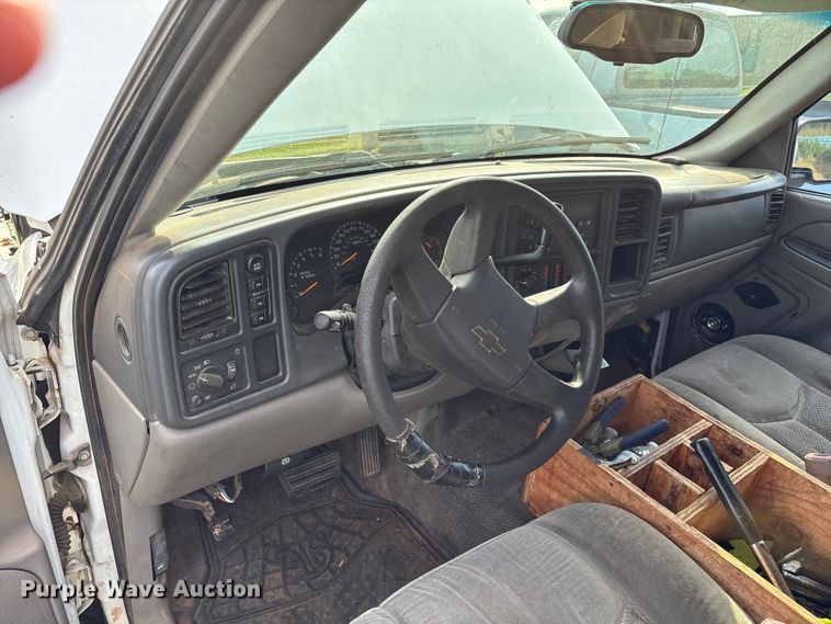 image for item EU3675 2004 Chevrolet Tahoe SUV